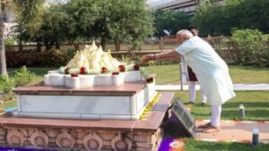 PM Modi paid tribute to Sangh founders in Nagpur, laid foundation stone of hospital!