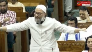 Waqf Bill: Owaisi opposes in Lok Sabha, tears copy of Waqf Amendment Bill, gives example of Gandhi!