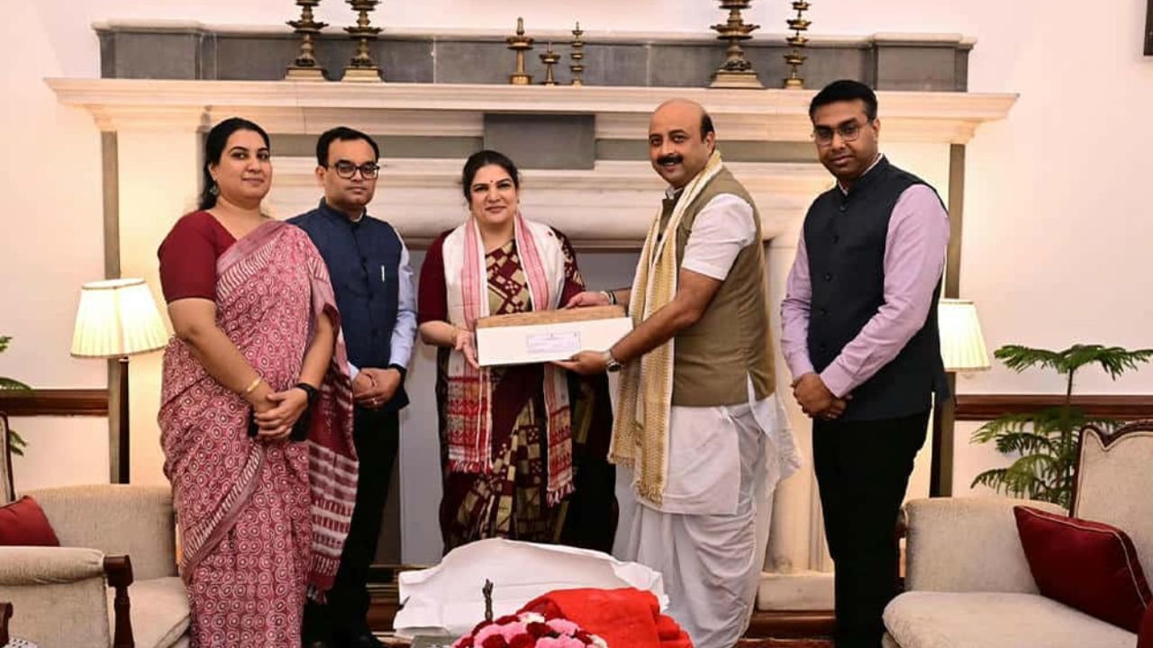 Assam News: The soul of Assam reached Rashtrapati Bhavan! An interesting journey of Sanchipat manuscripts
