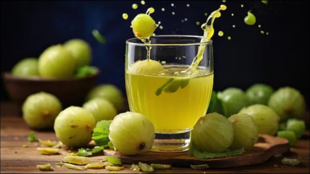 Amla water: Amazing benefits of drinking Amla water! Follow this home remedy every morning on an empty stomach