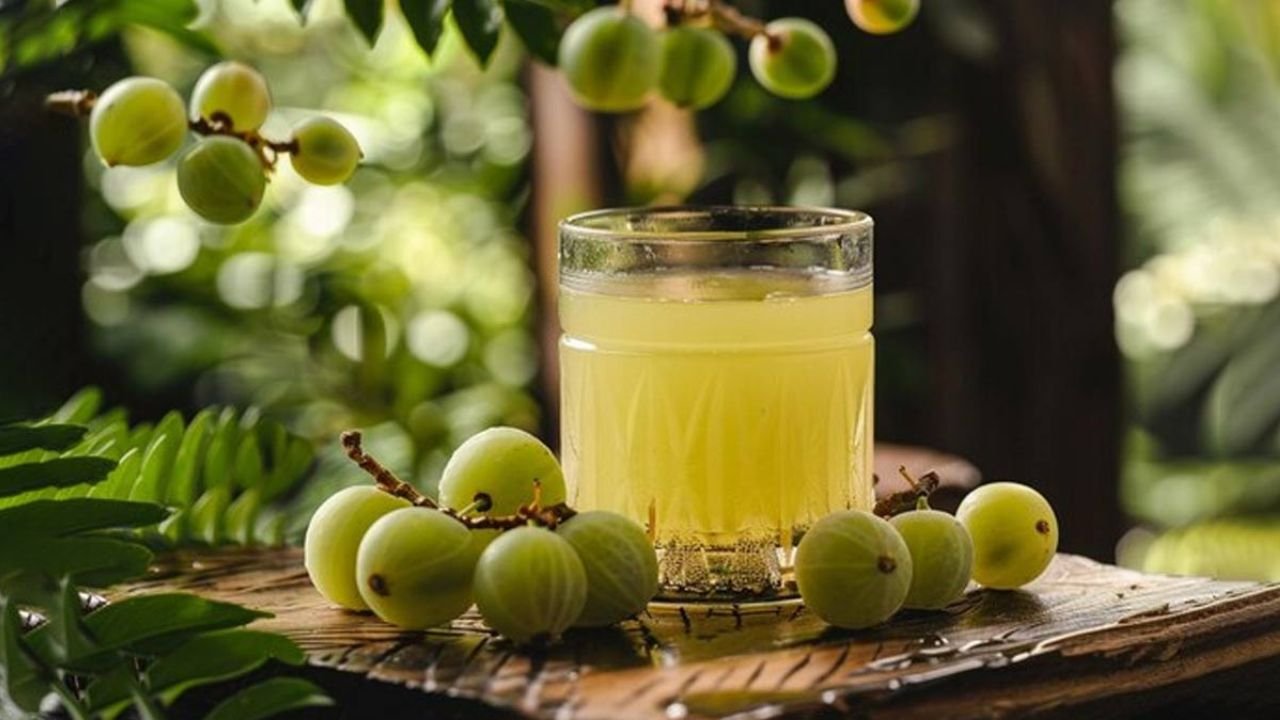 Amla water: Amazing benefits of drinking Amla water! Follow this home remedy every morning on an empty stomach