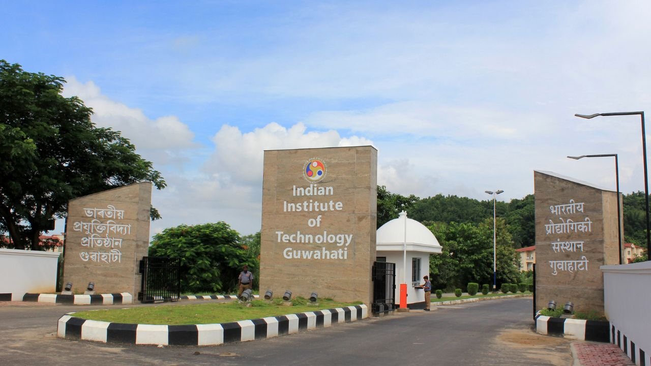 
Northeast Frontier Railway in collaboration with IIT Guwahati launched biodegradable bedroll bags
