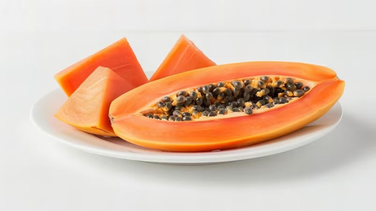 Papaya Benefits: Eating papaya early in the morning will strengthen the digestive system! Papaya improves heart health and energy