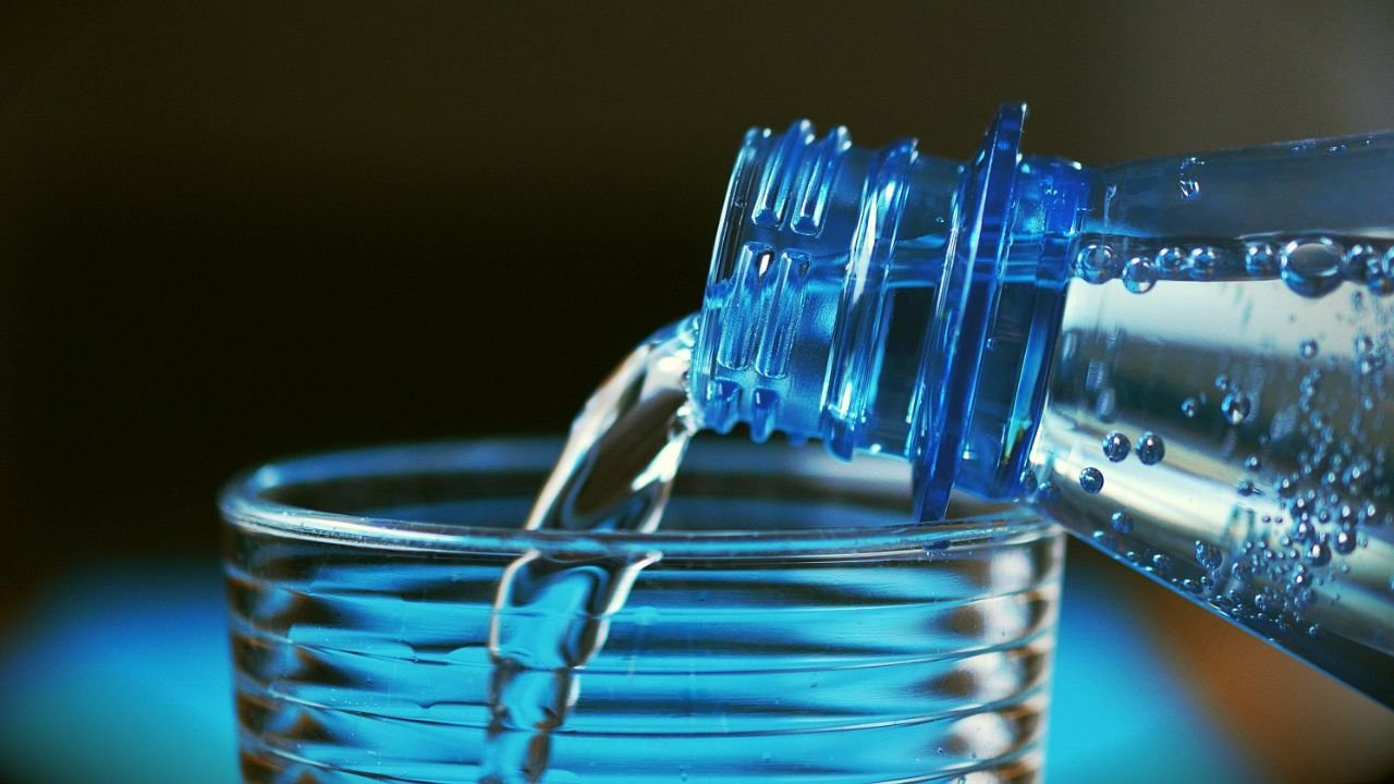 Alkaline water: Does it really help reduce body acidity and strengthen bones?