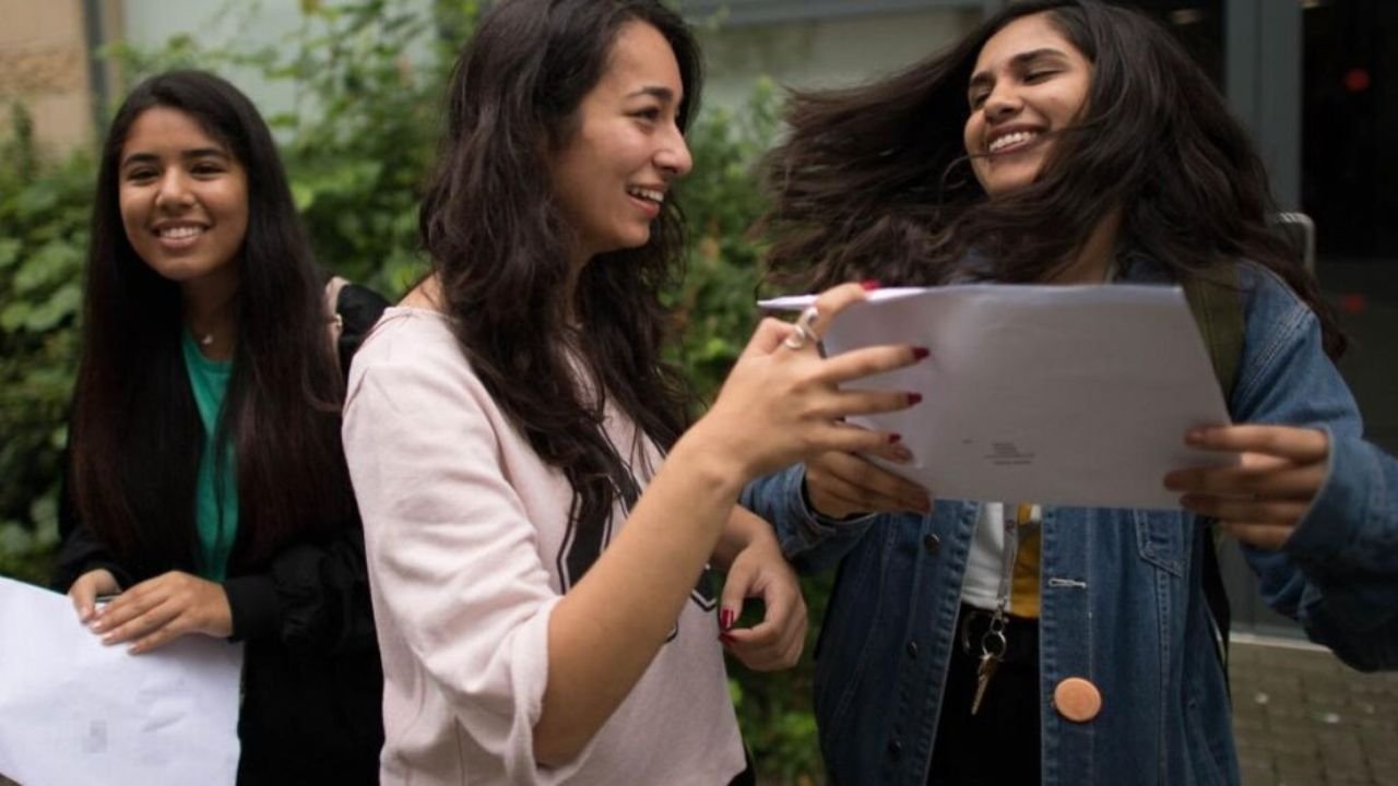 UPSSSC PET 2025: Exam districts released, candidates can now check their center details online