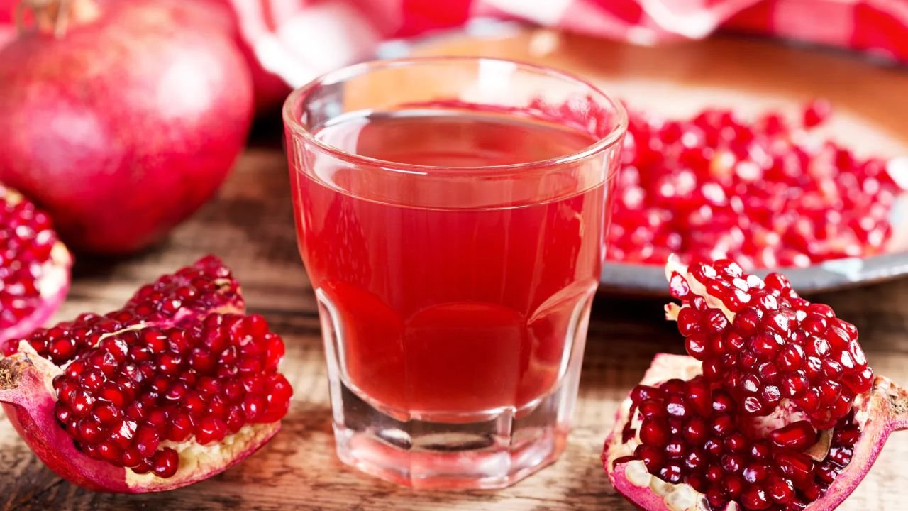 Healthy pomegranate can be fatal for some people, know who should avoid it