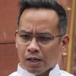 Gaurav Gogoi cornered Gadkari-Taking toll on bad roads is like rubbing salt on the wounds of the public