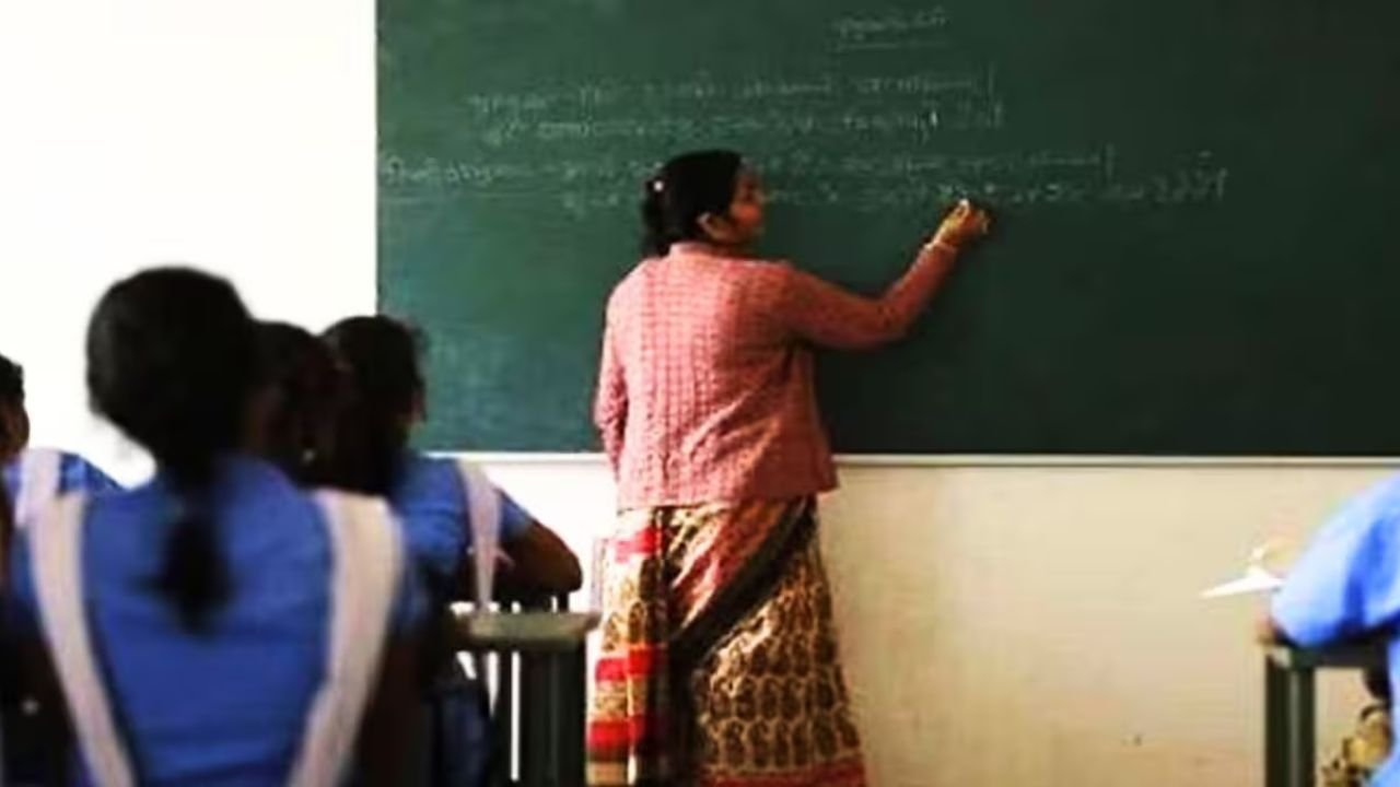 Supreme Court's shocking order! TET is mandatory for promotion and new recruitment, tension of lakhs of teachers increased