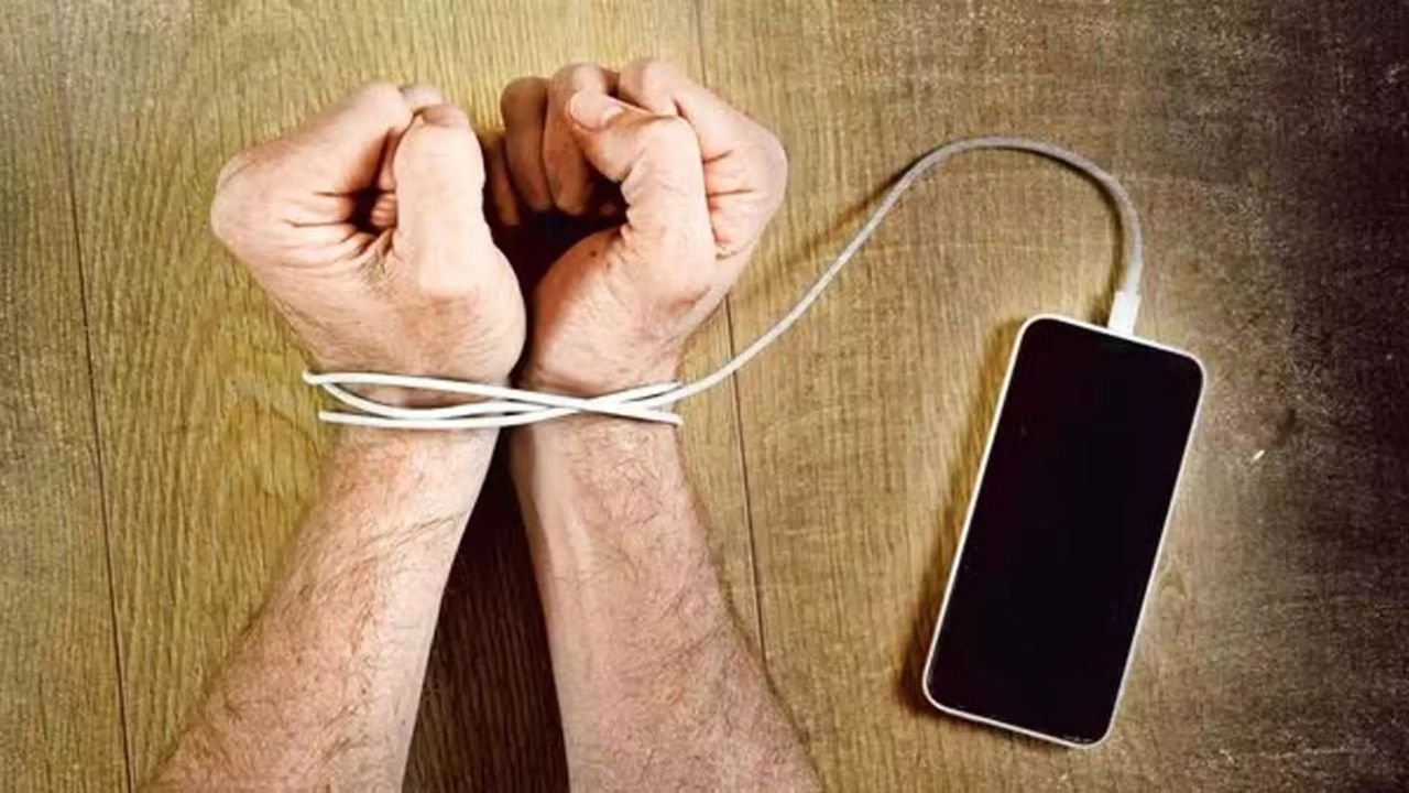 Will digital detox remove stress and dangerous thoughts like suicide? Read this important information