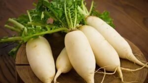 Vitamin In Radish: Surprising benefits of eating radish in winter, know which vitamins make it a health booster.