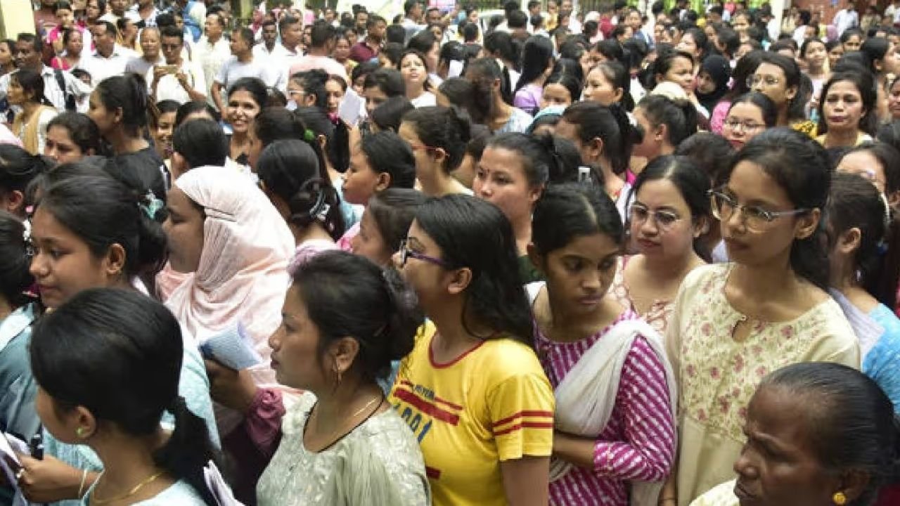 Assam government declared the results for 7,650 Grade III posts, find out who got a government job.
