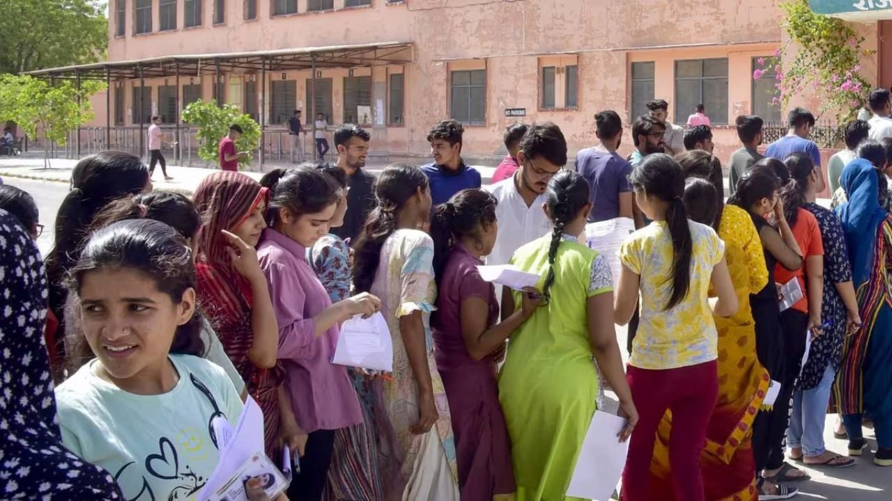 Assam government declared the results for 7,650 Grade III posts, find out who got a government job.