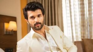 Vijay Deverakonda breaks his silence, suffers minor injuries in car accident, fans breathe a sigh of relief