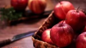 Liver Health Tips: Do you know the benefits of eating a red apple every day?