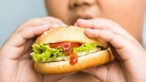 Children at increased risk of heart disease, doctors say: Obesity, junk food, and screen time are the main causes.