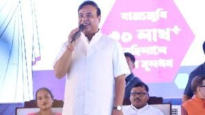 Assam: Historic decision by Himanta Sarma for 36,000 women, check distribution organized in Gohpur!