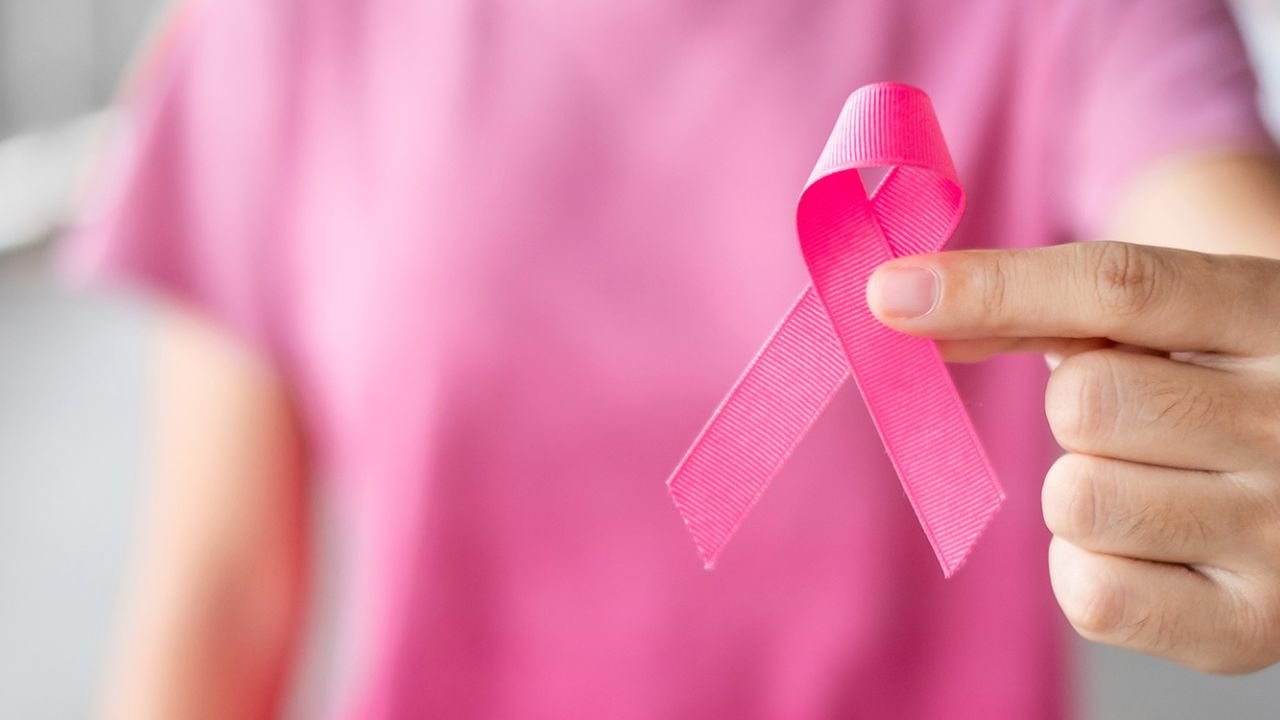 Breast Cancer: Doctor reveals the secret of the silent killer, why are the early signs not visible?