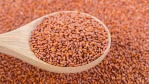 Halim Seeds: Not just flax, these seeds are a true superfood! Learn about their amazing benefits when eaten with milk.