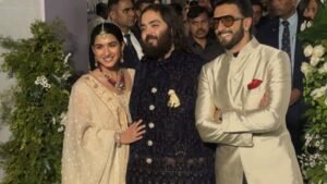 Shah Rukh Khan and the Ambani family's special moment at the Global Peace Honors Ceremony, the video created a stir on social media.