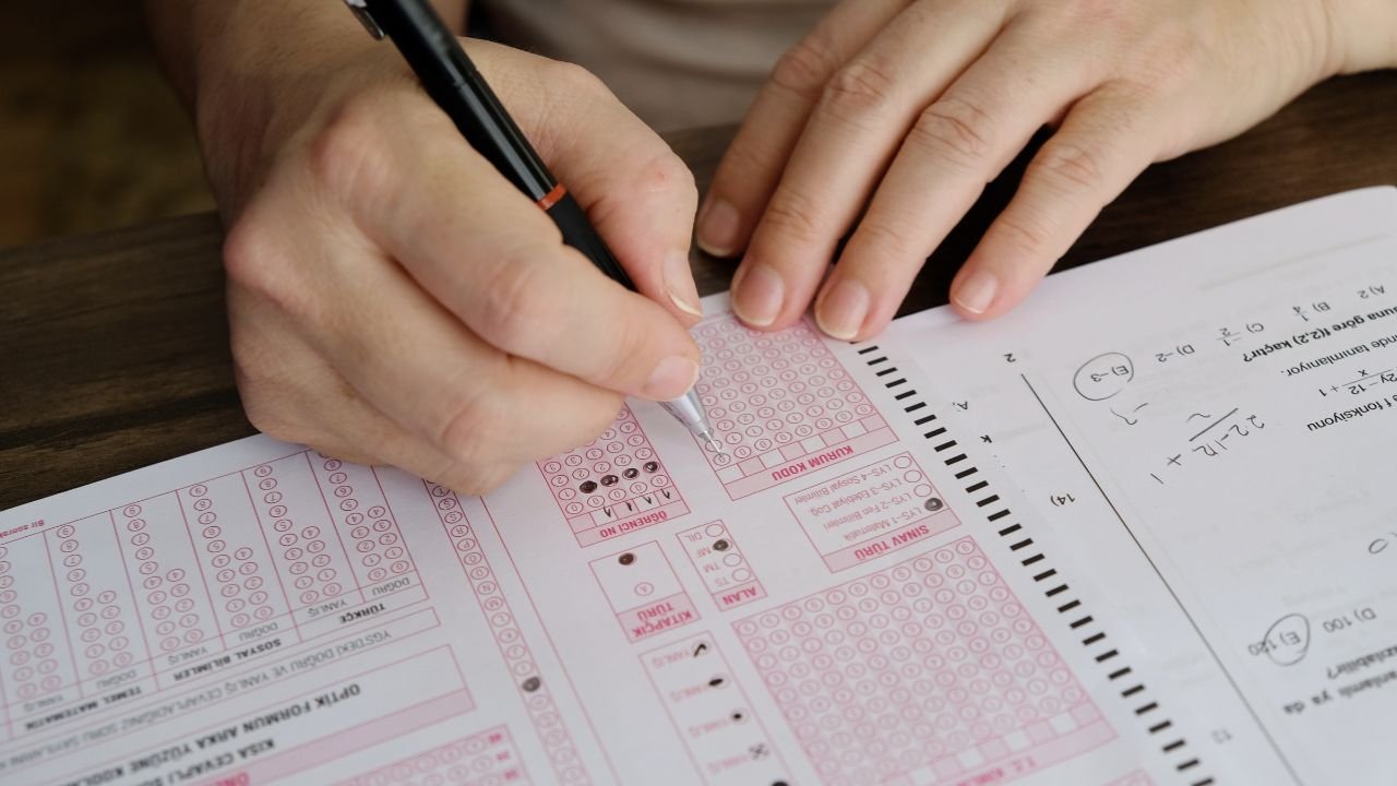 RRB Group D 2025: The wait for millions of candidates is over, admit cards have been released – learn how to download quickly!