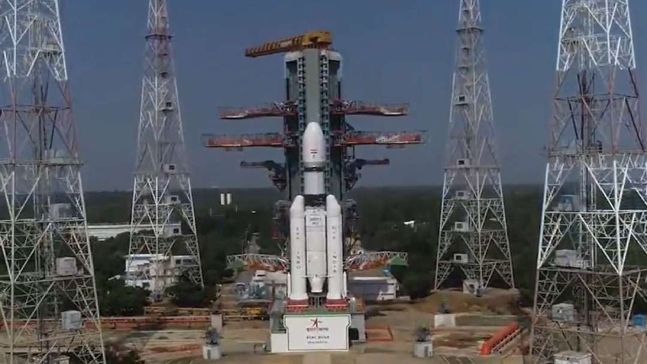 ISRO takes a big leap! 4410 kg satellite to be launched, 'Bahubali Rocket' to explode
