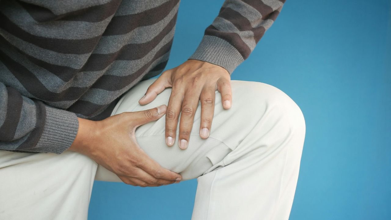 Rheumatoid arthritis pain worsens in winter; learn what Dr. Ashish Chaudhary advises.