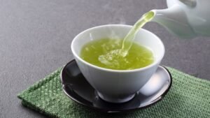 Green Tea Before Bed Shows Subtle Benefits for Appetite Control and Evening Relaxation