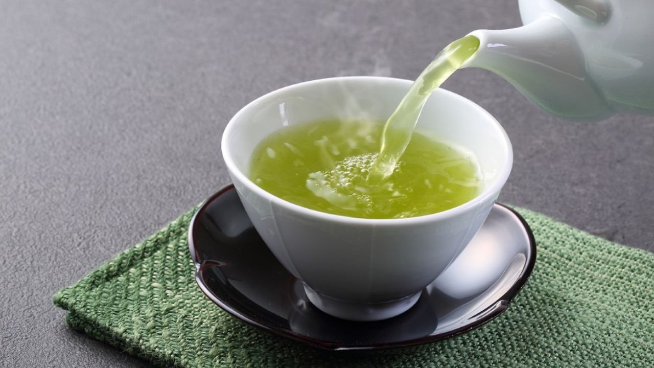 Green Tea Before Bed Shows Subtle Benefits for Appetite Control and Evening Relaxation