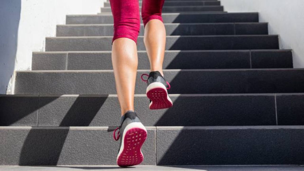 Health benefits: A simple way to lose weight is by climbing stairs daily; learn about the surprising benefits.