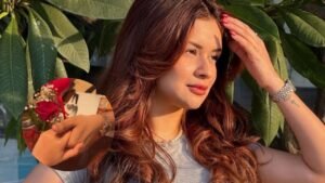 Avneet Kaur's Instagram story sparks cryptic rumours about her love life