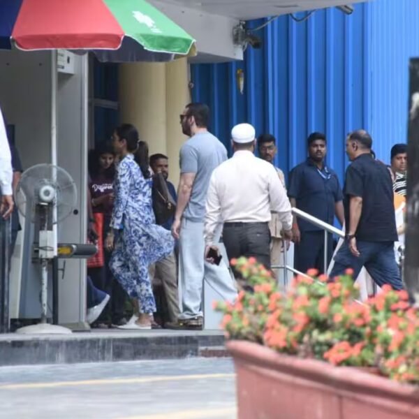 Salim Khan Admitted to Lilavati Hospital, Bollywood Stars and Family Rush to His Side