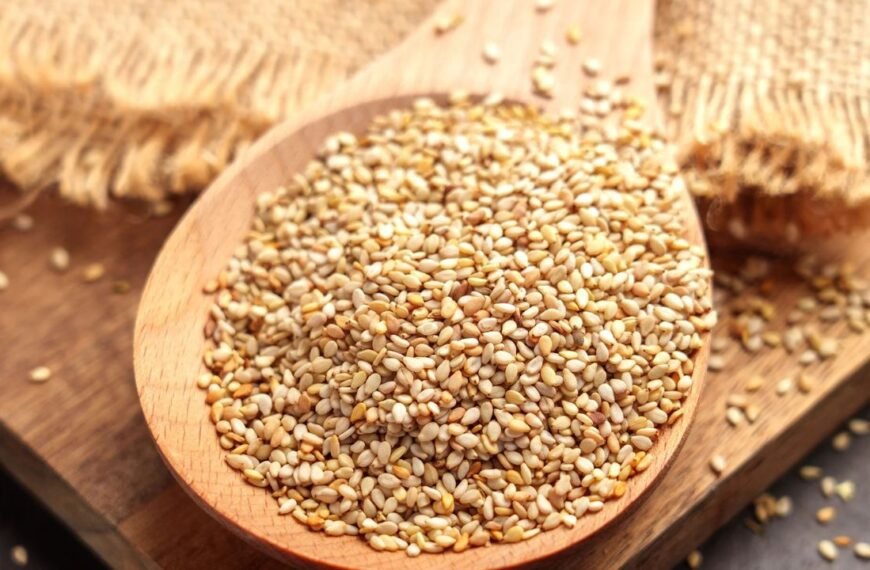 Consuming white sesame seeds will strengthen bones and eliminate hair problems.