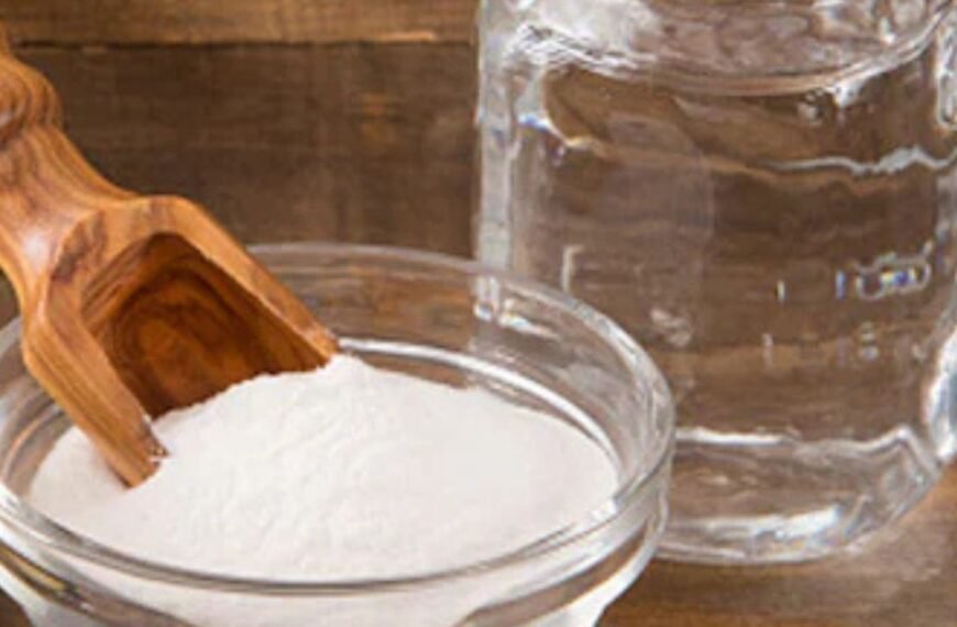 Baking soda water for instant relief from stomach acidity and gas