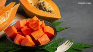 Papaya Benefits and Side Effects: Eating papaya on an empty stomach strengthens the digestive and immune systems.