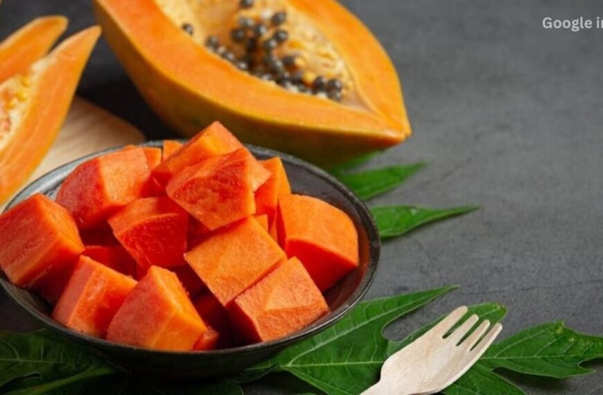 Papaya Benefits and Side Effects: Eating papaya on an empty stomach strengthens the digestive and immune systems.