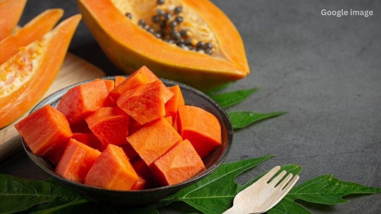 Papaya Benefits and Side Effects: Eating papaya on an empty stomach strengthens the digestive and immune systems.