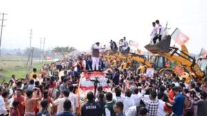 Assam CM Himanta Biswa Sarma Receives Spectacular “Bulldozer Salute” During Election Rally