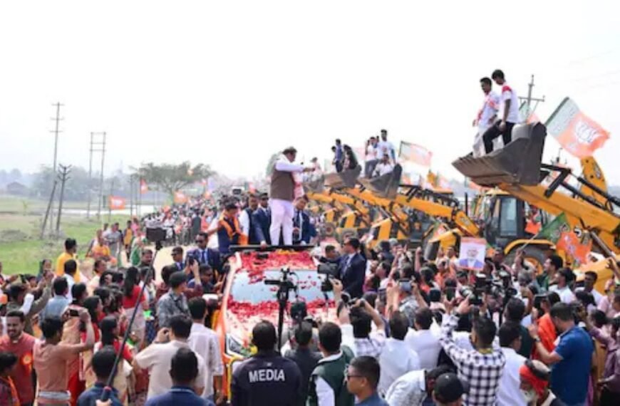 Assam CM Himanta Biswa Sarma Receives Spectacular “Bulldozer Salute” During Election Rally
