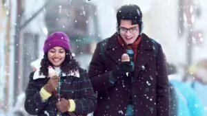 The snowy song 'Khwab Dekhun' depicts the love story of Sai Pallavi and Junaid Khan.