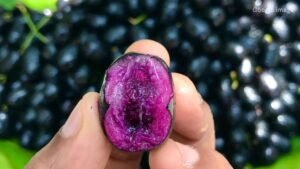 Consuming Jamun during the summer will have a remarkable effect on digestion, blood, and the skin.