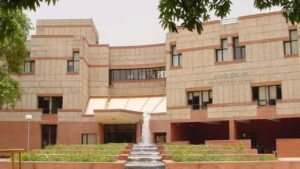 Apart from IIT Kanpur, what are the top engineering colleges in Uttar Pradesh?