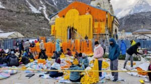 Mobile Ban at Kedarnath Temple Sparks Uproar; Strict Action Against Rule Violators