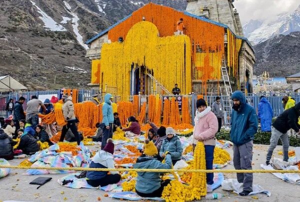 Mobile Ban at Kedarnath Temple Sparks Uproar; Strict Action Against Rule Violators