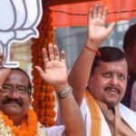 Atmosphere Heats Up in Bengal Elections Crowds Swarm Nitin Nabins Roadshow.